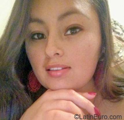 Date this nice looking Colombia girl Yisel from Bogota CO26778