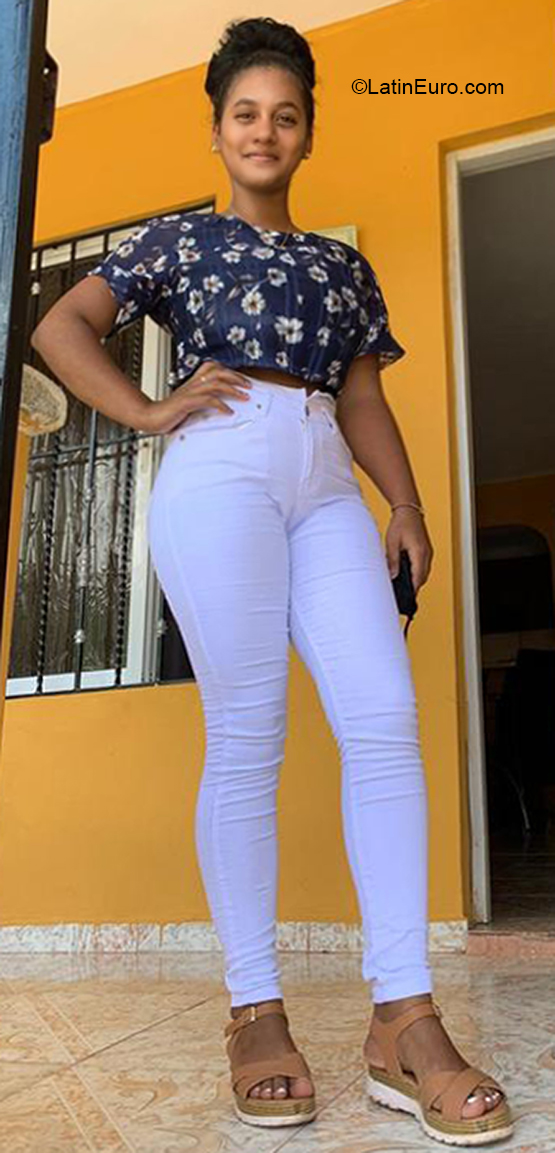 Date this georgeous Dominican Republic girl Nayeli from Puerto Plata DO37366