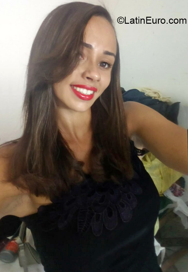 Date this good-looking Brazil girl Edi from Maceio BR11048