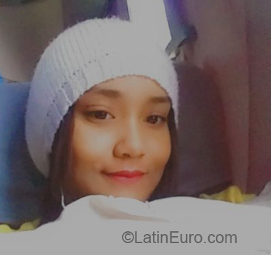 Date this tall Dominican Republic girl Zeuni from Santo Domingo DO37438