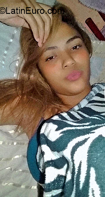 Date this athletic Brazil girl Bruna from Rio de Janeiro BR11054