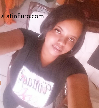 Date this charming Dominican Republic girl Leidy from Santo Domingo DO37551