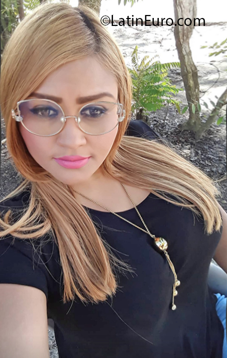 Date this exotic Dominican Republic girl Victoria from Santiago DO37577