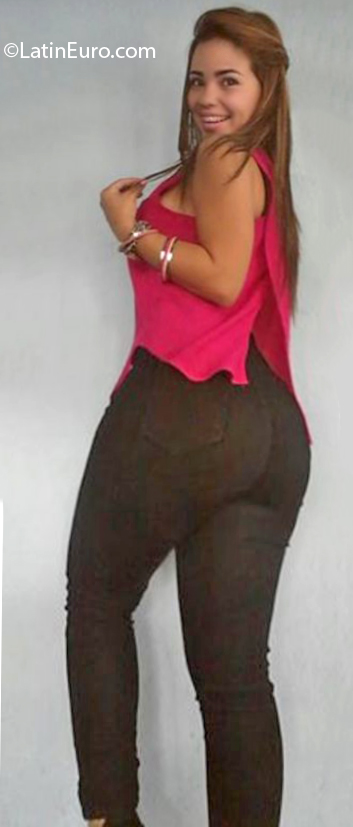 Date this attractive Venezuela girl Xiomara from Barinas VE3033