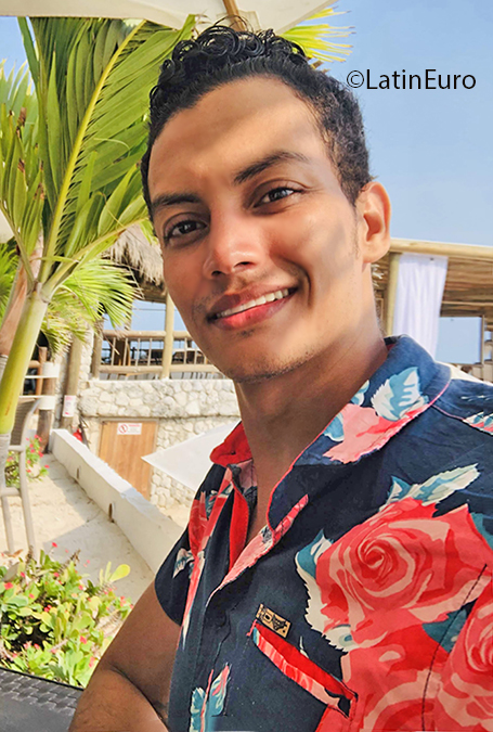 Date this beautiful Colombia man Bayron from Cartagena CO26940