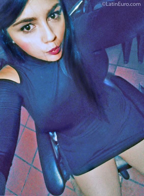 Date this good-looking Colombia girl Emily from Medellin CO27037