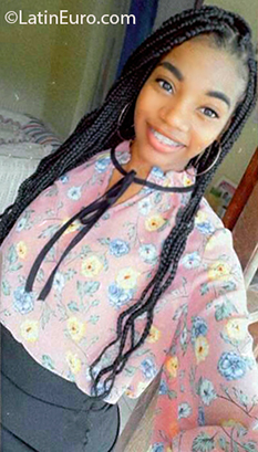 Date this funny Dominican Republic girl Vitali from Santo Domingo DO37772