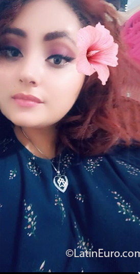 Date this voluptuous El Salvador girl Jazmin from San Salvador SV109