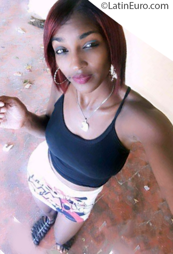 Date this hard body Dominican Republic girl Daniela from Santo Domingo DO37783