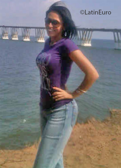 Date this nice looking Venezuela girl Mary from Maracaibo VE3101