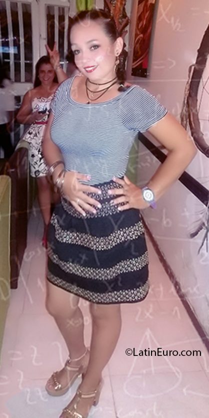 Date this happy Colombia girl Melissa from San Jose del Guaviare CO27097