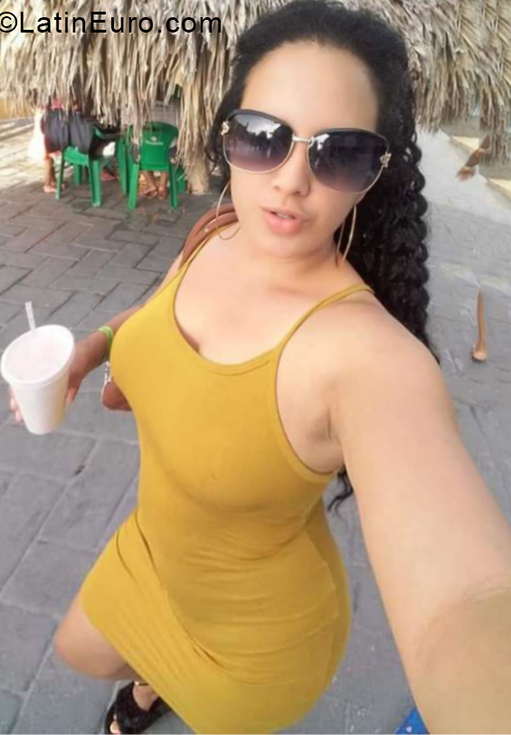 Date this good-looking Dominican Republic girl Ironelis from Mao DO37836