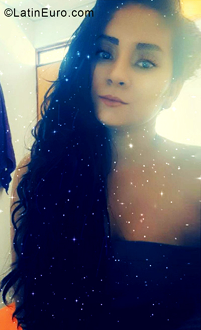 Date this athletic Colombia girl Maira from Neiva CO27121