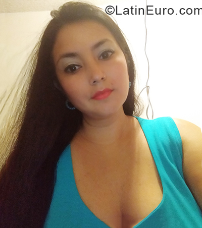 Date this pretty Venezuela girl Sandra from Carcas VE3121