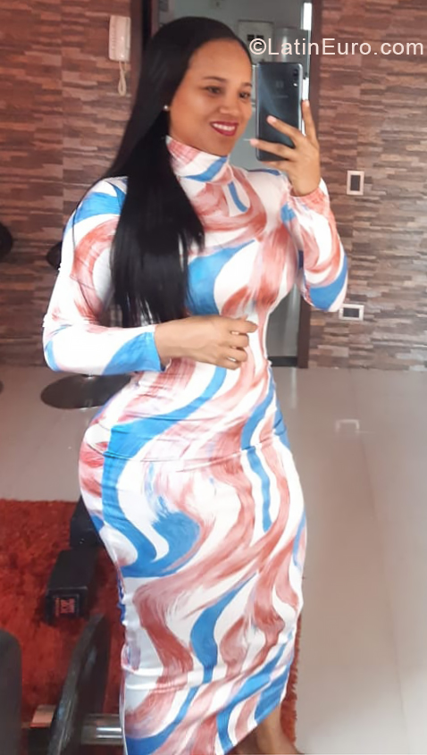 Date this beautiful Colombia girl Yicith from Cali CO27144