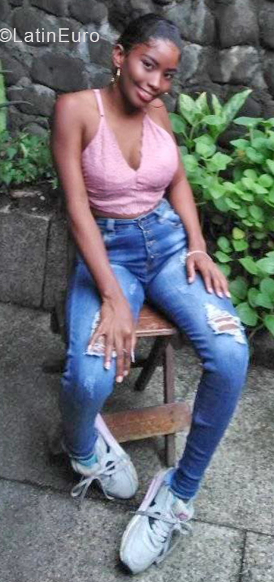 Date this charming Colombia girl Jasy from Cali CO27188