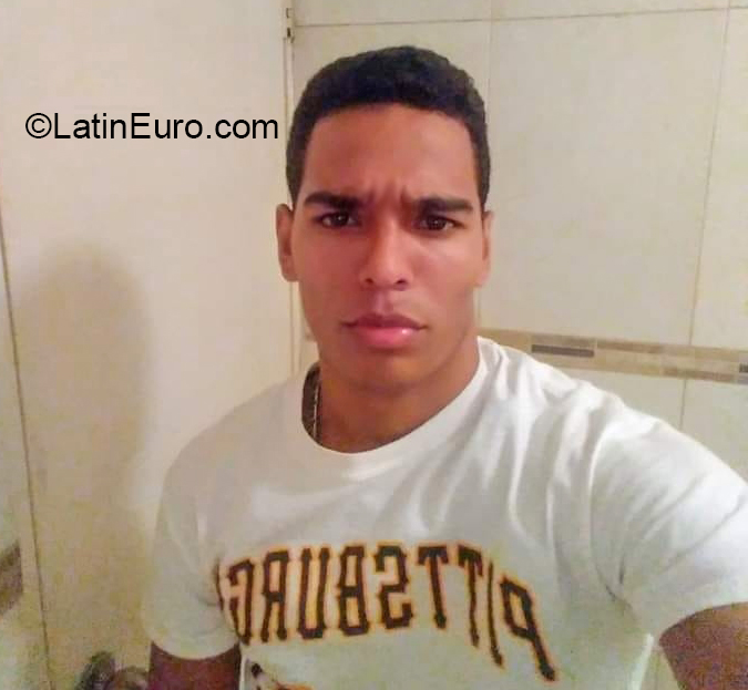 Date this charming Venezuela man Antonio from Caracas VE3157