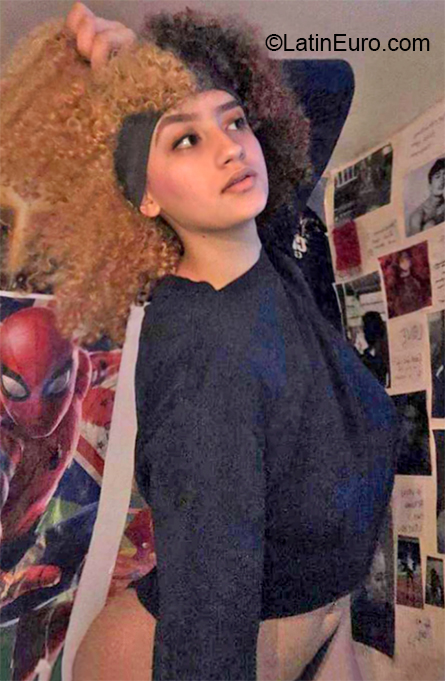 Date this gorgeous Dominican Republic girl Sara from Santo Domingo DO38014