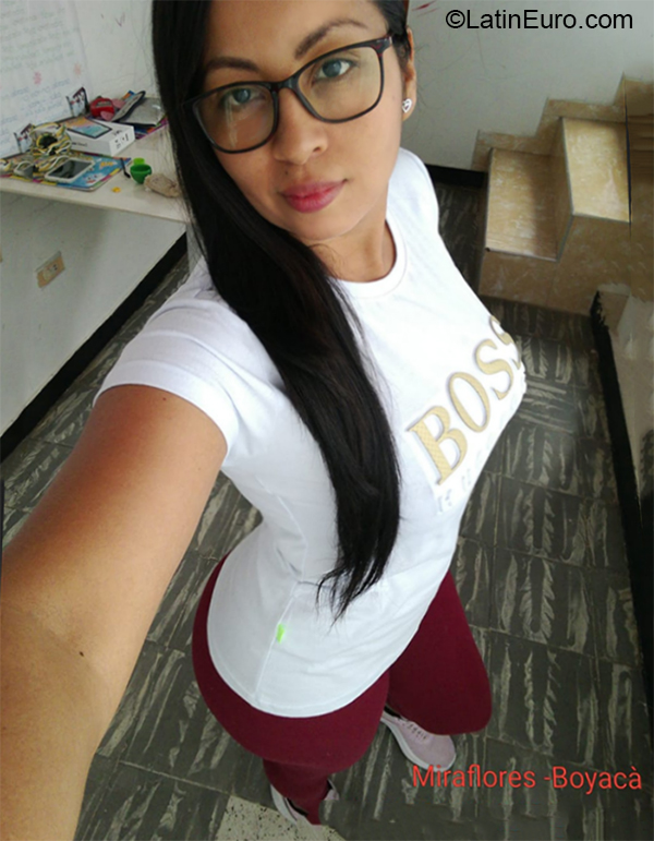 Date this sensual Colombia girl Sandra from Miraflores CO27258