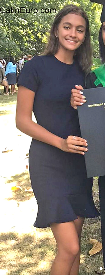 Date this fun Dominican Republic girl Wilma from Santo Domingo DO38057