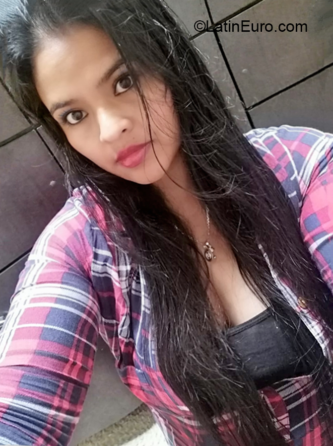 Date this sensual Colombia girl Leidy from Bogota CO27290