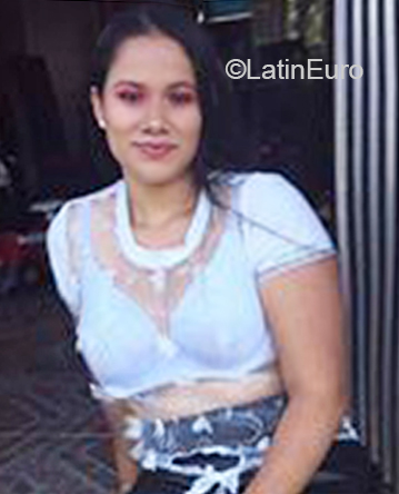 Date this tall Colombia girl Shari from Pereira CO27304