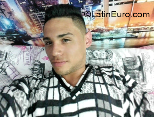 Date this voluptuous Colombia man Rayan from Bogota CO27312