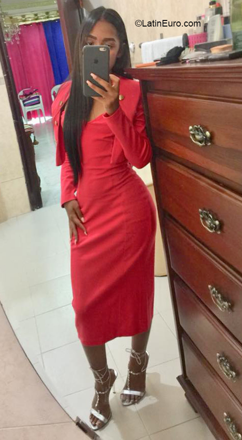 Date this charming Dominican Republic girl Albeny from Santo Domingo DO38086