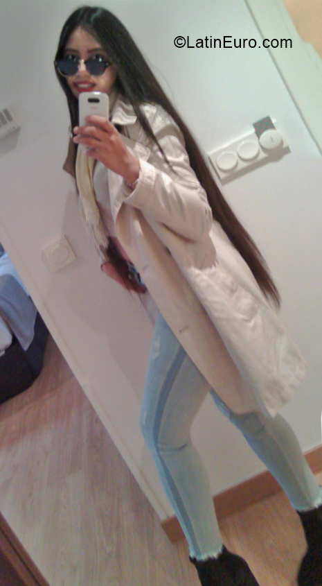 Date this lovely Venezuela girl Joselin from Caracas VE3195