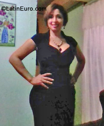 Date this nice looking El Salvador girl Paz from San Salvador SV114