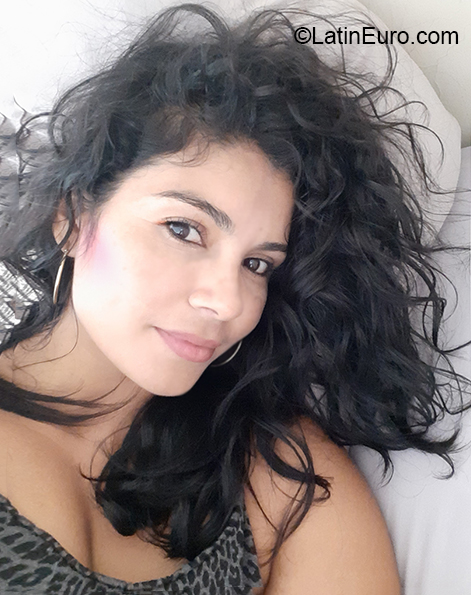 Date this hard body Ecuador girl Yojany from Guayaquil EC499