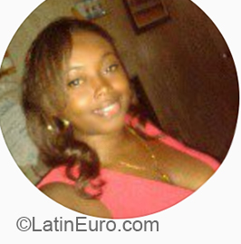 Date this happy Spain girl Kelly from Palma De Mallorca CO27556