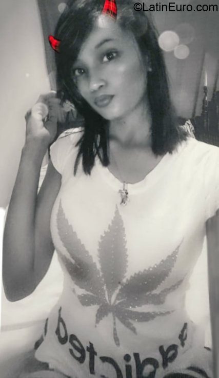 Date this funny Dominican Republic girl Eli from Santo Domingo DO38286