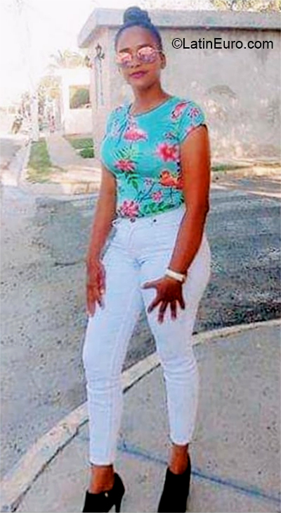 Date this cute Dominican Republic girl Nalia from Dajabon DO38290