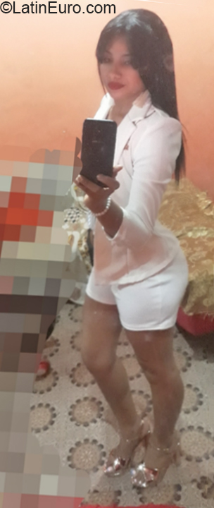 Date this tall Colombia girl Allison from Guayaquil CO27627