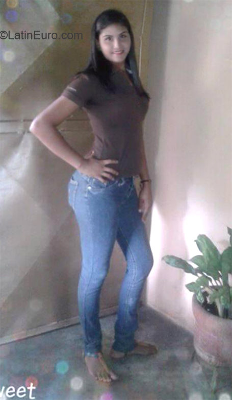 Date this cute Venezuela girl Seul from San Fernando de Apure VE3306
