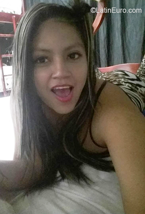 Date this good-looking Ecuador girl Lili from Guayaquil EC555