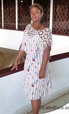 Date this tall Cuba girl Milaisys from Santiago de Cuba CU703
