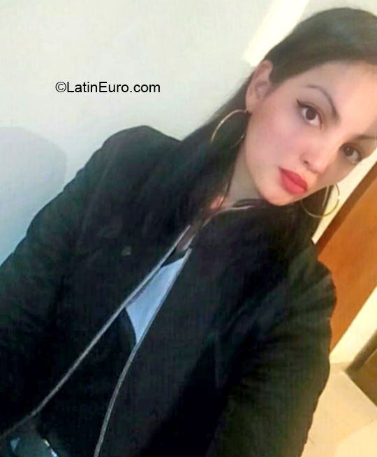 Date this passionate Argentina girl Solange from Puerto Madryn AR470