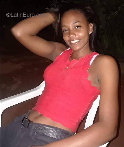 Date this exotic Dominican Republic girl Yelandy from Santo Domingo DO38470