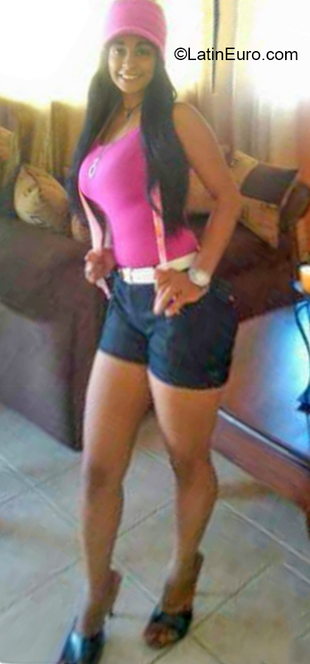 Date this happy Dominican Republic girl Yudelka from Santiago DO38481