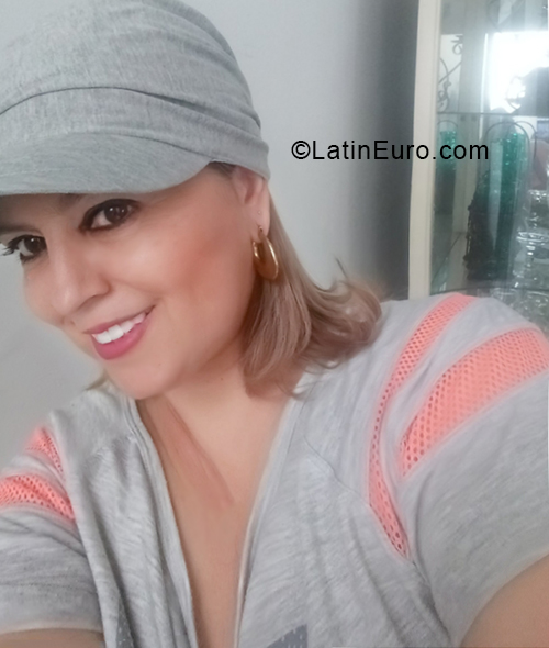 Date this fun Colombia girl Monica from Cali CO28068