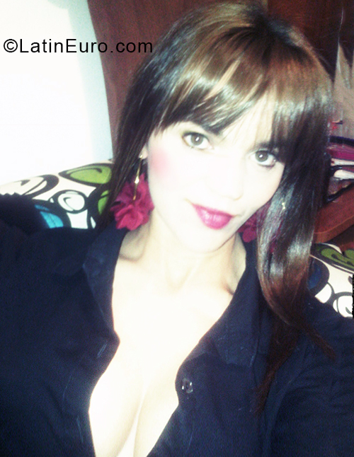 Date this sensual Colombia girl Mariana from Chiquinquira CO28089