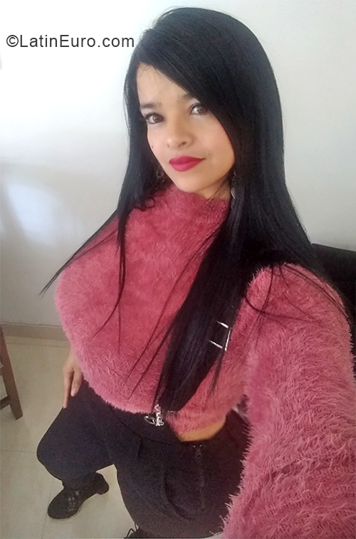 Date this funny Colombia girl Natalia from Medellin CO28241