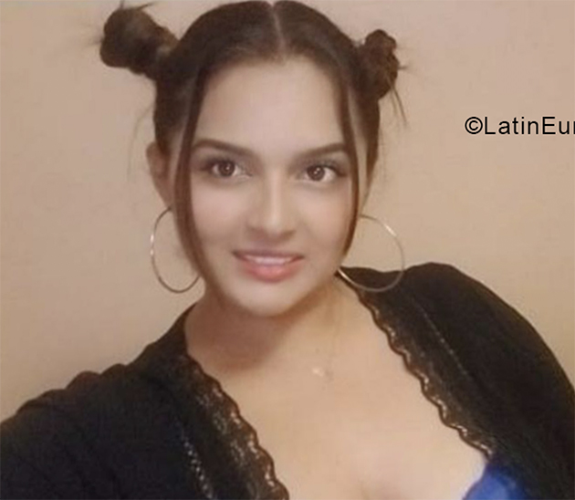 Date this nice looking Honduras girl Patricia from San Pedro Sula HN2833