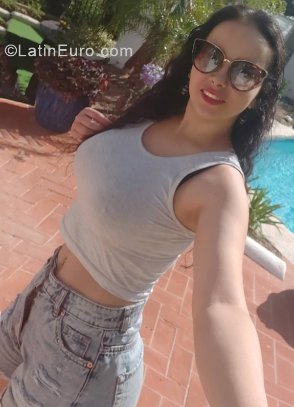 Date this fun Colombia girl Lizz from Pereira CO28324