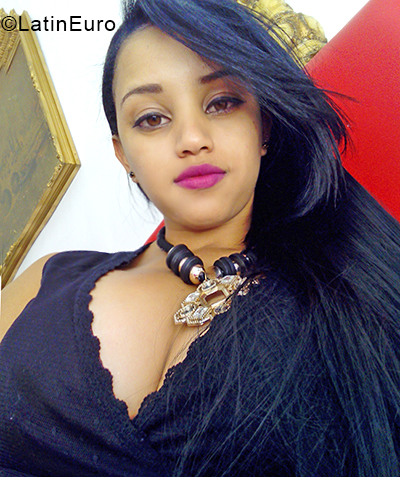 Date this attractive Dominican Republic girl Alana from Santo Domingo DO38641