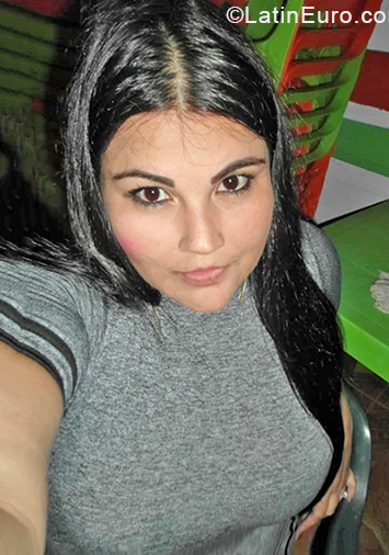 Date this hard body Colombia girl Mia from Bucaramanga CO28345