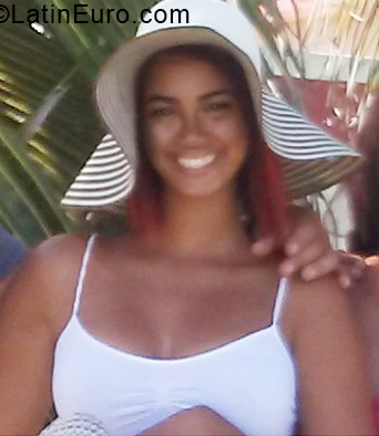 Date this happy Cuba girl Eliany from Havana CU718