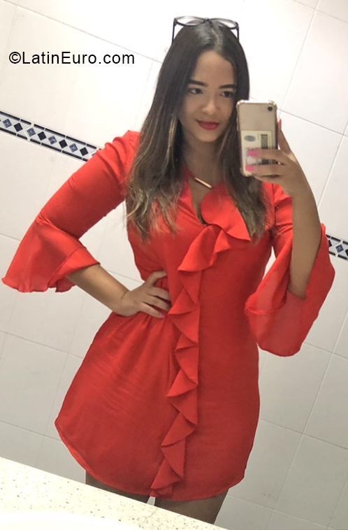 Date this lovely Colombia girl Sophie from Valledupar CO30496